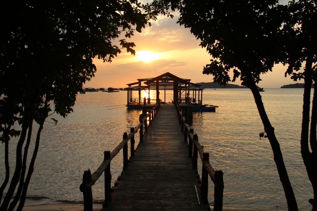 River Hotel Ha Tien Exterior photo