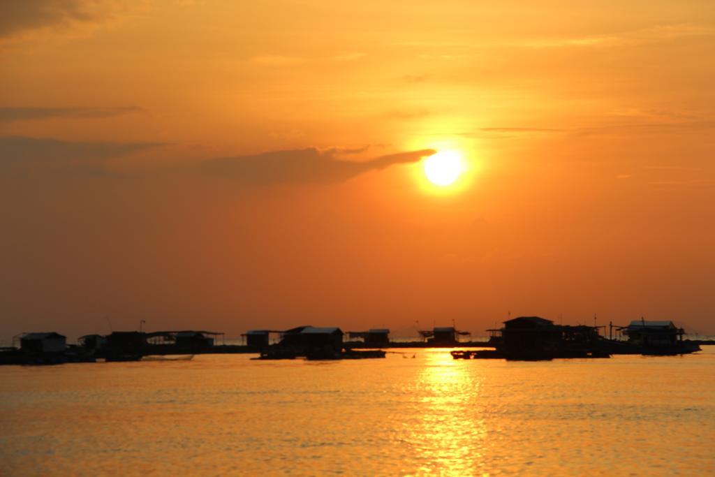 River Hotel Ha Tien Exterior photo